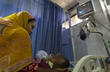बांग्लादेश में खसरे का प्रकोप: 2 और मासूमों की मौत, अब तक 585 ने गंवाई जान बांग्लादेश में खसरे का प्रकोप: 2 और मासूमों की मौत, अब तक 585 ने गंवाई जान
