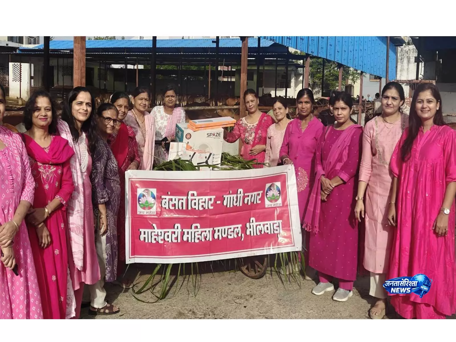 बसंत विहार गांधी नगर माहेश्वरी महिला मंडल ने की अधिक मास पर त्रिविध पुरुषोत्तम सेवा बसंत विहार गांधी नगर माहेश्वरी महिला मंडल ने की अधिक मास पर त्रिविध पुरुषोत्तम सेवा