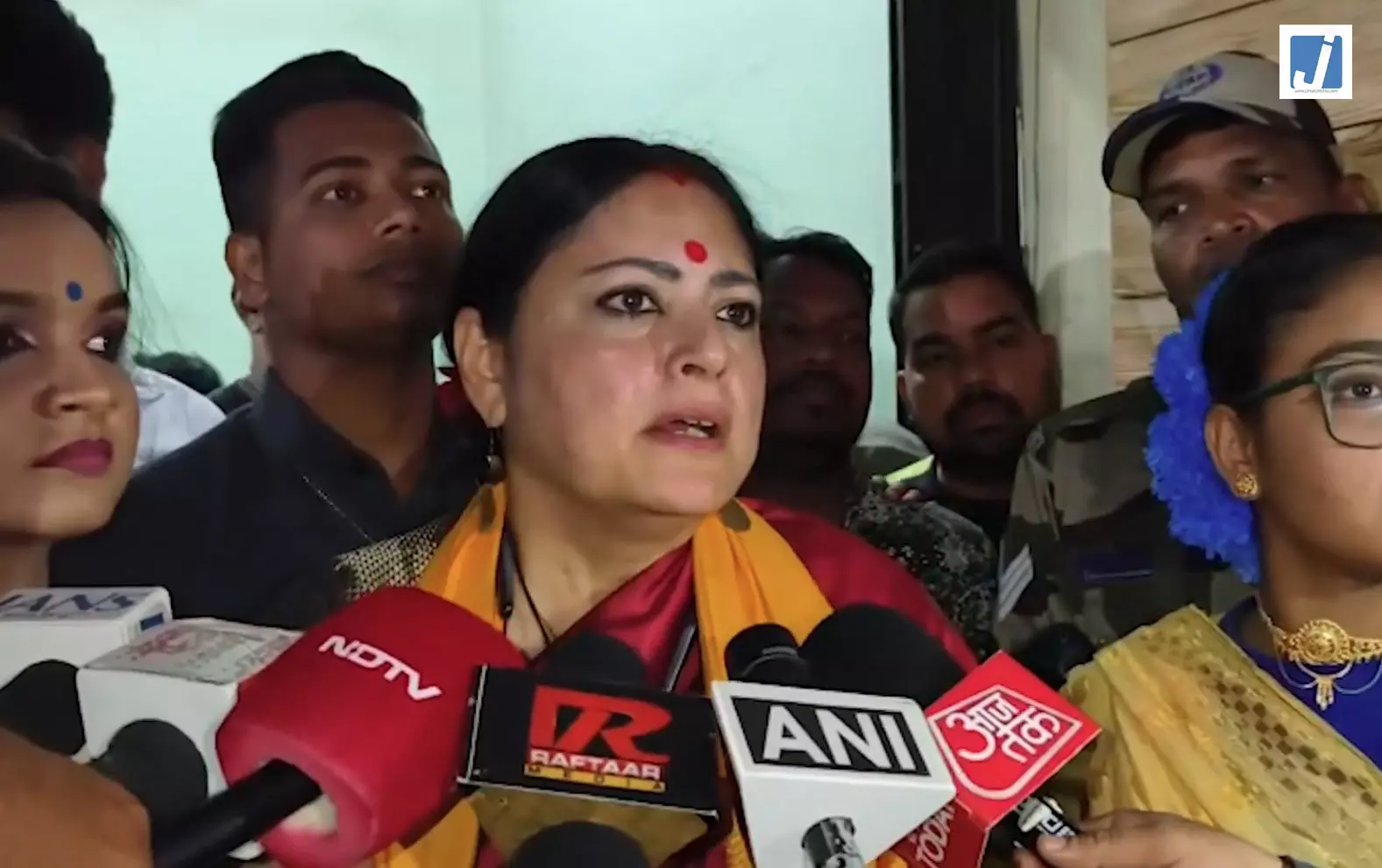 आसनसोल में मंत्री अग्निमित्रा पॉल का ममता बनर्जी पर बयान, राजनीतिक बयानबाजी तेज आसनसोल में मंत्री अग्निमित्रा पॉल का ममता बनर्जी पर बयान, राजनीतिक बयानबाजी तेज