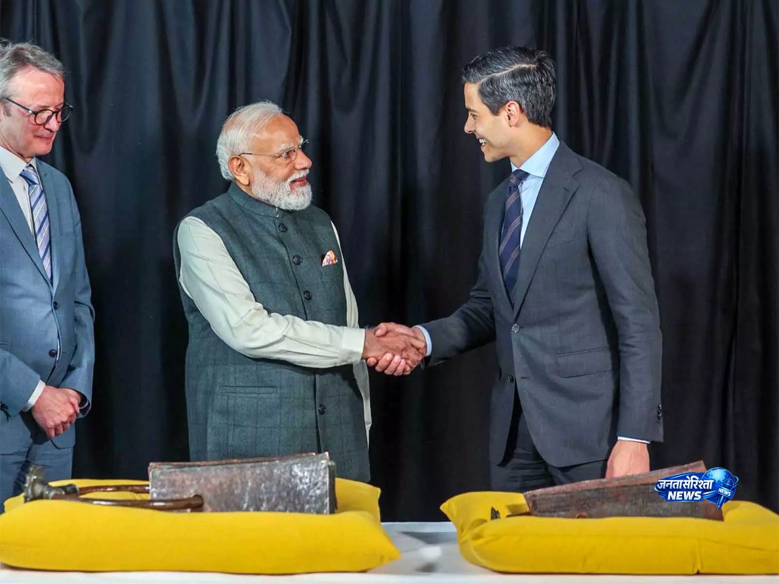 भारत वापस लाई गई चोल-युग की तांबे की प्लेटों के प्रति गहरा आकर्षण है: PM मोदी भारत वापस लाई गई चोल-युग की तांबे की प्लेटों के प्रति गहरा आकर्षण है: PM मोदी