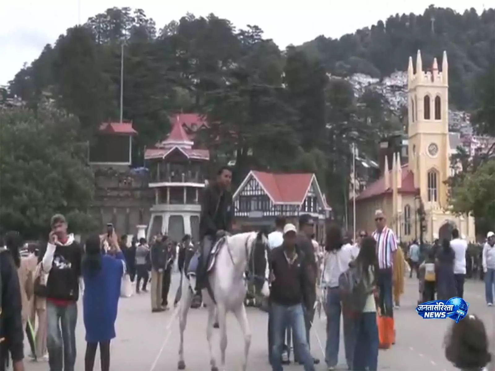 Himachal Pradesh: सुहावना मौसम, प्री-मॉनसून बारिश से शिमला में टूरिस्ट की भारी भीड़ Himachal Pradesh: सुहावना मौसम, प्री-मॉनसून बारिश से शिमला में टूरिस्ट की भारी भीड़