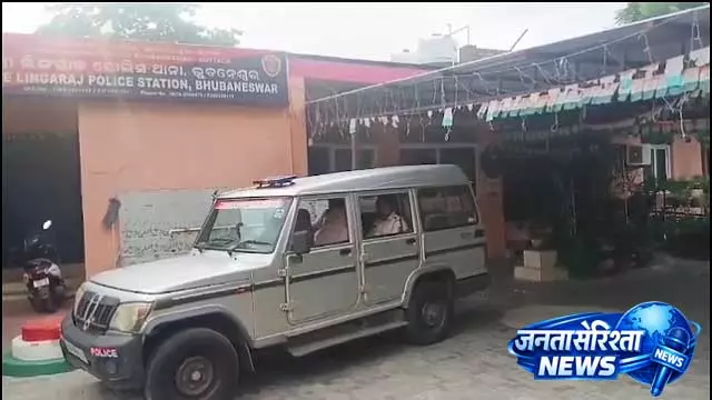 पूर्व प्रेमिका के अश्लील वीडियो वायरल करने के आरोप में MBA ग्रेजुएट गिरफ्तार पूर्व प्रेमिका के अश्लील वीडियो वायरल करने के आरोप में MBA ग्रेजुएट गिरफ्तार