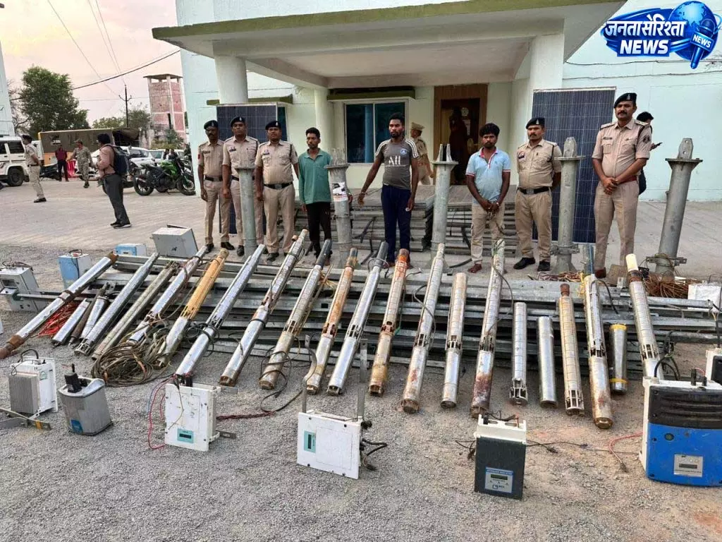 सोलर उपकरण चोरी करने वाले अंतर्राज्यीय गिरोह का पर्दाफाश सोलर उपकरण चोरी करने वाले अंतर्राज्यीय गिरोह का पर्दाफाश
