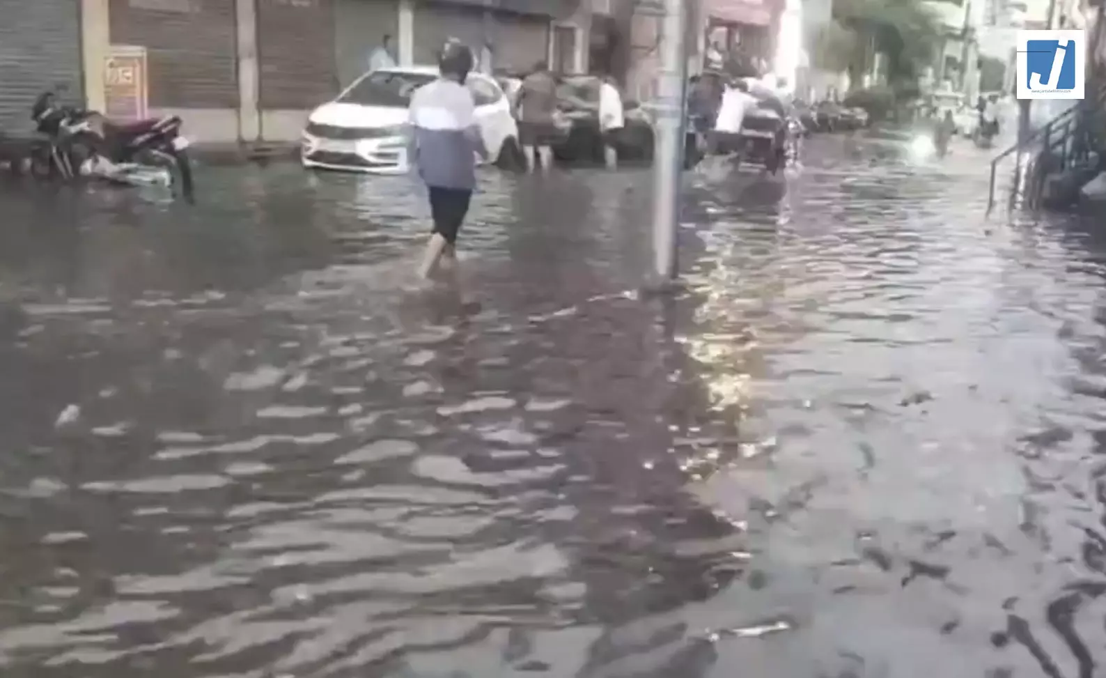 मुरादाबाद में भारी बारिश से जनजीवन प्रभावित, शहर के कई इलाकों में जलभराव मुरादाबाद में भारी बारिश से जनजीवन प्रभावित, शहर के कई इलाकों में जलभराव