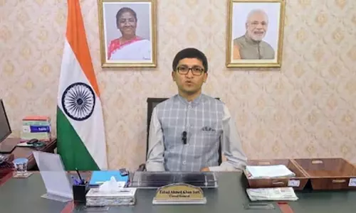 जेद्दा में भारत के महावाणिज्यदूत फहाद सूरी ने हज यात्रियों को मुबारकबाद दी जेद्दा में भारत के महावाणिज्यदूत फहाद सूरी ने हज यात्रियों को मुबारकबाद दी