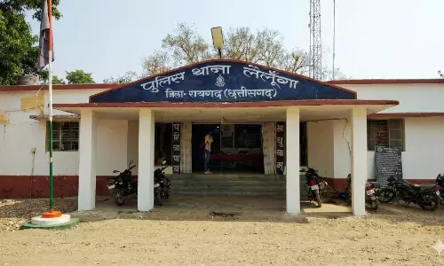 व्यापारी ने फोटो खींचने पर युवक को चप्पलों से पीटा, दी जान से मारने की धमकी