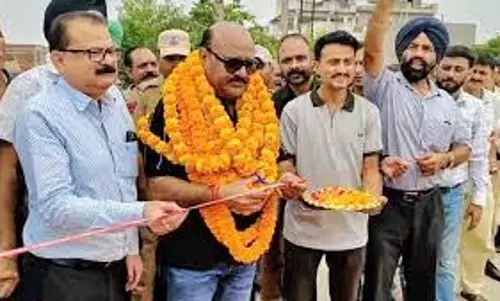 Jammu: डबल लेन पुल के उद्घाटन से क्षेत्र को मिली नई सौगात Jammu: डबल लेन पुल के उद्घाटन से क्षेत्र को मिली नई सौगात
