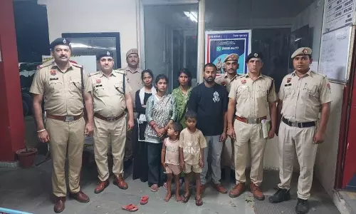 Gurugram: 60 मिनट में गुमशुदा दो बच्चों को पुलिस ने सकुशल बरामद किया Gurugram: 60 मिनट में गुमशुदा दो बच्चों को पुलिस ने सकुशल बरामद किया