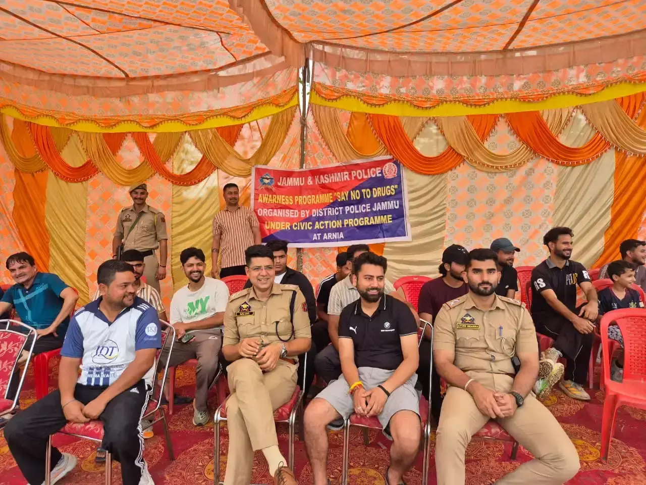 Jammu: नशा मुक्त समाज के संदेश के साथ क्रिकेट मैच का आयोजन Jammu: नशा मुक्त समाज के संदेश के साथ क्रिकेट मैच का आयोजन