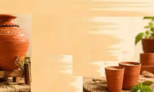 घड़ा ही नहीं, मिट्टी के बोतल और गिलास भी खास, प्राकृतिक ठंडक के साथ स्वाद भी बढ़ाए