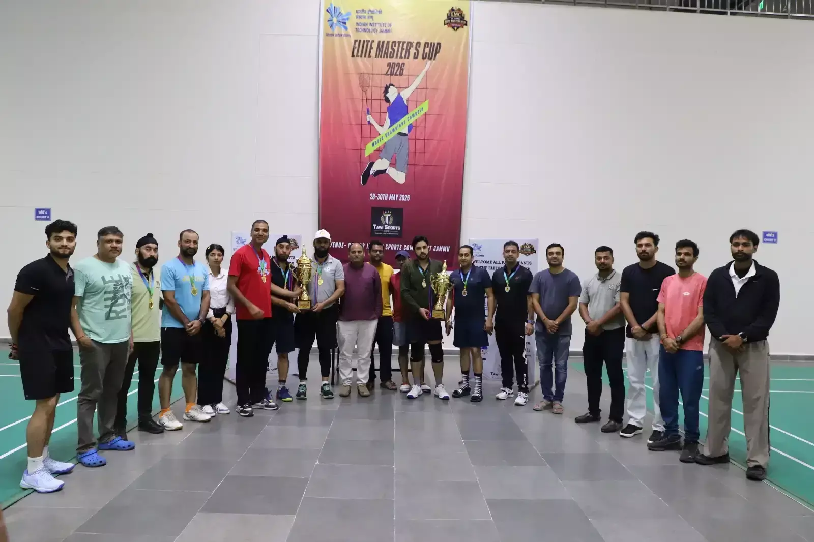 Jammu: टूर्नामेंट का भव्य समापन, जम्मू-कश्मीर पुलिस ने दर्ज की जीत Jammu: टूर्नामेंट का भव्य समापन, जम्मू-कश्मीर पुलिस ने दर्ज की जीत