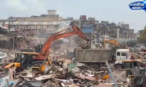 Mumbai हमले की साज़िश और अतिक्रमण हटाने की कार्रवाई के बीच लिंक की जांच, 8 गिरफ्तार Mumbai हमले की साज़िश और अतिक्रमण हटाने की कार्रवाई के बीच लिंक की जांच, 8 गिरफ्तार