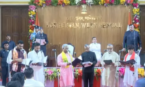 Bengal : कैबिनेट विस्तार, 35 नए मंत्रियों ने ली शपथ Bengal : कैबिनेट विस्तार, 35 नए मंत्रियों ने ली शपथ