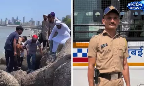 Mumbai : मरीन ड्राइव पर बड़ा हादसा टला, कांस्टेबल की तत्परता से महिला की जान बची Mumbai : मरीन ड्राइव पर बड़ा हादसा टला, कांस्टेबल की तत्परता से महिला की जान बची