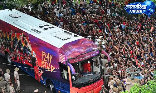 RCB ने लगातार दूसरी IPL जीत के बाद परेड नहीं करने का फैसला RCB ने लगातार दूसरी IPL जीत के बाद परेड नहीं करने का फैसला