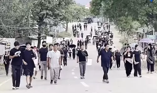 Manipur: कुकी इंपी मणिपुर ने कुछ समय के लिए शटडाउन रोक दिया Manipur: कुकी इंपी मणिपुर ने कुछ समय के लिए शटडाउन रोक दिया