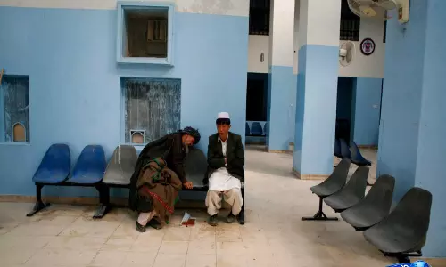PoJK: झेलम घाटी में किडनी की बीमारियों के बढ़ते मामलों से डायलिसिस सेवाएँ चरमरा गईं