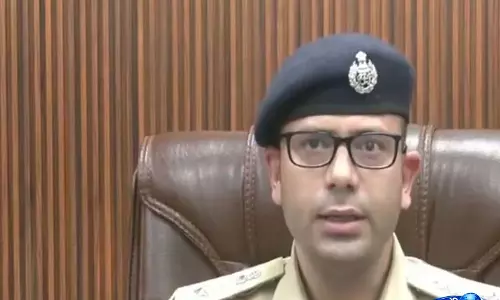 मजीठा थाने पर कथित हमले के मामले में बिक्रम मजीठिया के घर Punjab Police का छापा मजीठा थाने पर कथित हमले के मामले में बिक्रम मजीठिया के घर Punjab Police का छापा