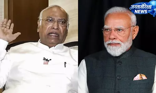 Delhi : ईंधन कीमतों पर मल्लिकार्जुन खड़गे का केंद्र सरकार पर हमला Delhi : ईंधन कीमतों पर मल्लिकार्जुन खड़गे का केंद्र सरकार पर हमला