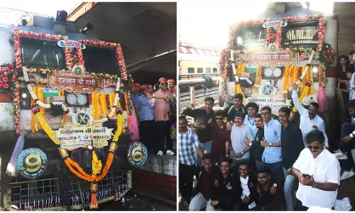 डेक्कन क्वीन ने पूरे किए 96 साल, Pune स्टेशन पर रेलवे प्रेमियों ने मनाया जश्न डेक्कन क्वीन ने पूरे किए 96 साल, Pune स्टेशन पर रेलवे प्रेमियों ने मनाया जश्न