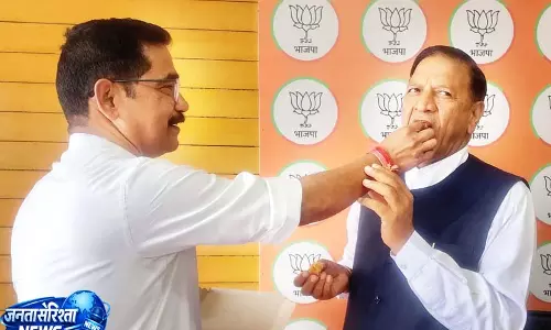 नगर निगम चुनाव जीतने की खुशी में मनाया जश्न नगर निगम चुनाव जीतने की खुशी में मनाया जश्न