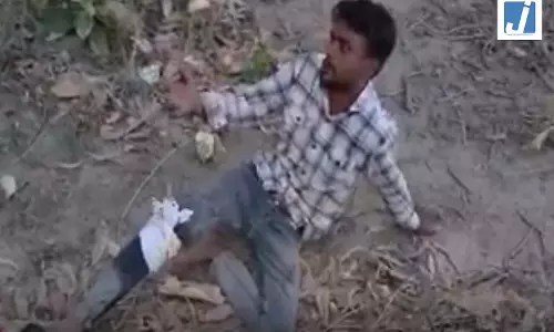 एनकाउंटर के बाद बदमाश ने पुलिसकर्मियों से की अजीबोगरीब मांग, सबको चौंका दिया एनकाउंटर के बाद बदमाश ने पुलिसकर्मियों से की अजीबोगरीब मांग, सबको चौंका दिया