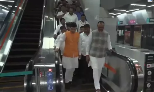 ब्रजेश पाठक ने मुंबई मेट्रो से दिया सार्वजनिक परिवहन का संदेश ब्रजेश पाठक ने मुंबई मेट्रो से दिया सार्वजनिक परिवहन का संदेश