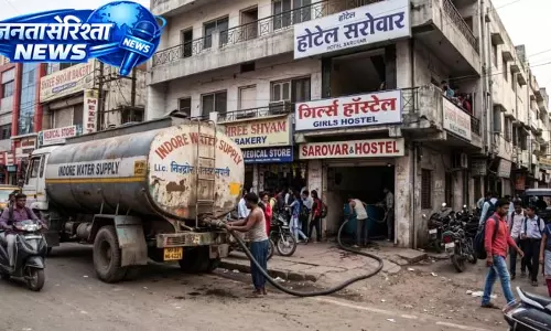 पानी की किल्लत के बीच इंदौर में ‘पानी का खेल’, अवैध सप्लाई करते नगर निगम के 2 टैंकर जब्त, ₹1 लाख जुर्माना पानी की किल्लत के बीच इंदौर में ‘पानी का खेल’, अवैध सप्लाई करते नगर निगम के 2 टैंकर जब्त, ₹1 लाख जुर्माना