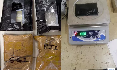 Dubai कनेक्शन के साथ अंतरराष्ट्रीय गोल्ड स्मगलिंग नेटवर्क का भंडाफोड़, मोम में छिपा सोना बरामद Dubai कनेक्शन के साथ अंतरराष्ट्रीय गोल्ड स्मगलिंग नेटवर्क का भंडाफोड़, मोम में छिपा सोना बरामद