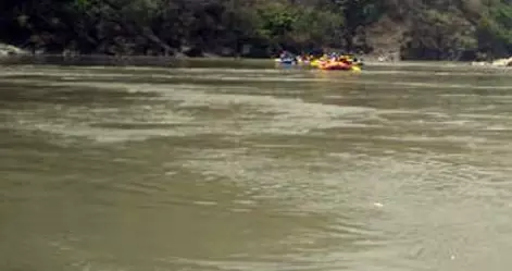5 की मौत, नदी में कूदे थे डूब रही लड़की को बचाने के लिए 5 की मौत, नदी में कूदे थे डूब रही लड़की को बचाने के लिए