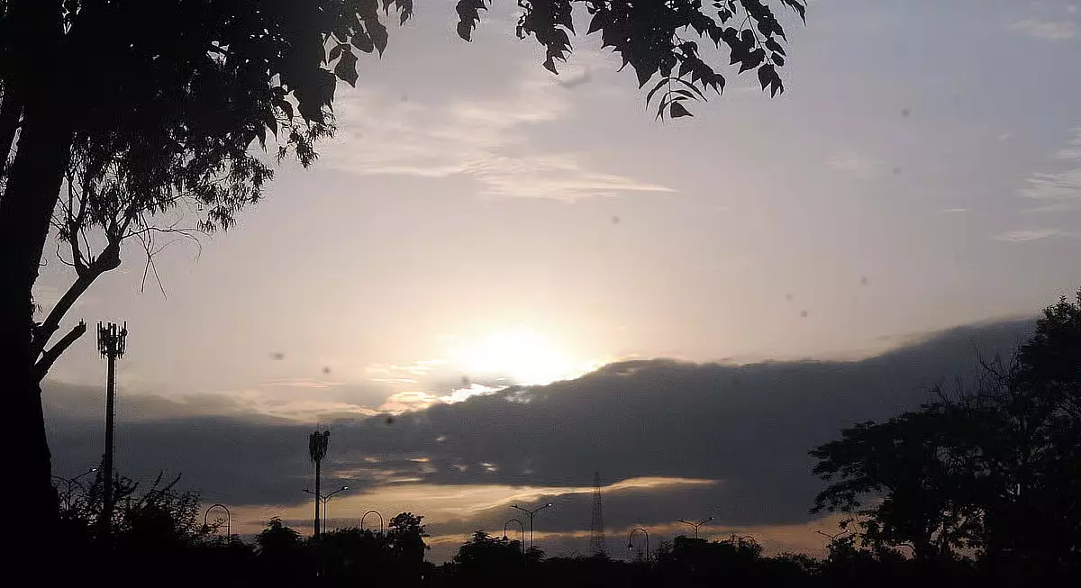 IMD ने कई जिलों के लिए भारी बारिश और ओलावृष्टि का अलर्ट जारी किया IMD ने कई जिलों के लिए भारी बारिश और ओलावृष्टि का अलर्ट जारी किया