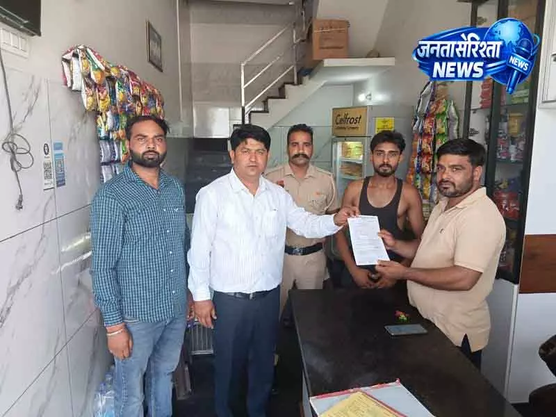 Haryana: कूड़ा फेंकने पर दुकानदारों पर जुर्माना Haryana: कूड़ा फेंकने पर दुकानदारों पर जुर्माना