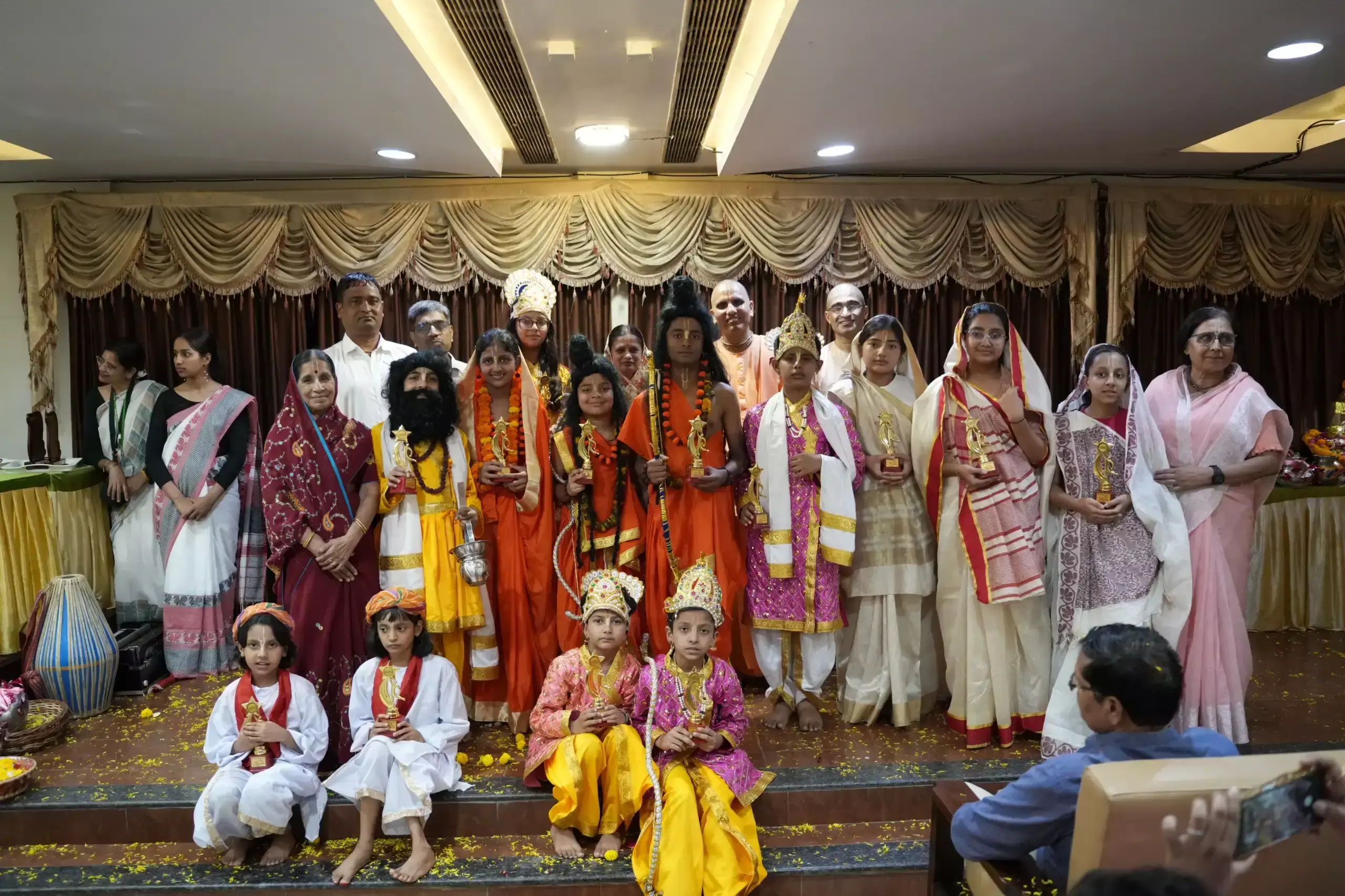 Jaipur: टैलेंट डे कार्यक्रम में बच्चों की रचनात्मकता ने जीता दिल Jaipur: टैलेंट डे कार्यक्रम में बच्चों की रचनात्मकता ने जीता दिल