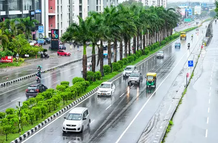केरल में जल्द होगी मानसून की एंट्री, कई जिलों में भारी बारिश का अलर्ट जारी केरल में जल्द होगी मानसून की एंट्री, कई जिलों में भारी बारिश का अलर्ट जारी