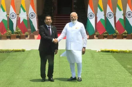 प्रधानमंत्री मोदी और म्यांमार के राष्ट्रपति की मुलाकात, द्विपक्षीय सहयोग मजबूत करने पर हुई चर्चा प्रधानमंत्री मोदी और म्यांमार के राष्ट्रपति की मुलाकात, द्विपक्षीय सहयोग मजबूत करने पर हुई चर्चा