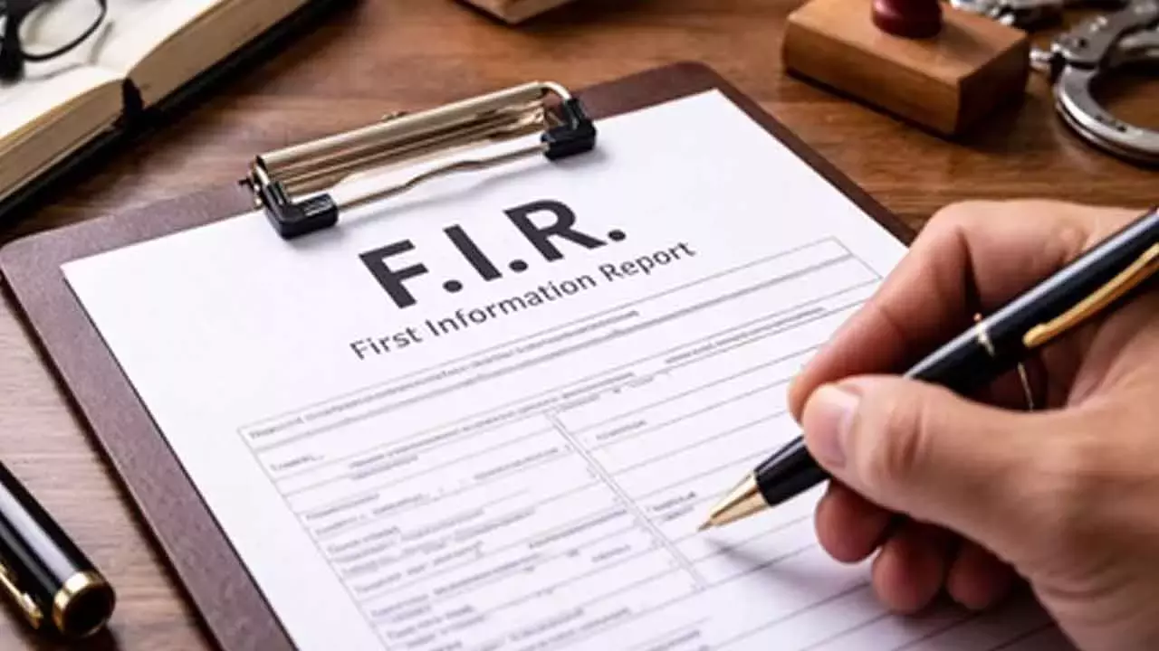 Karnataka: दो फेसबुक अकाउंट के खिलाफ FIR दर्ज Karnataka: दो फेसबुक अकाउंट के खिलाफ FIR दर्ज
