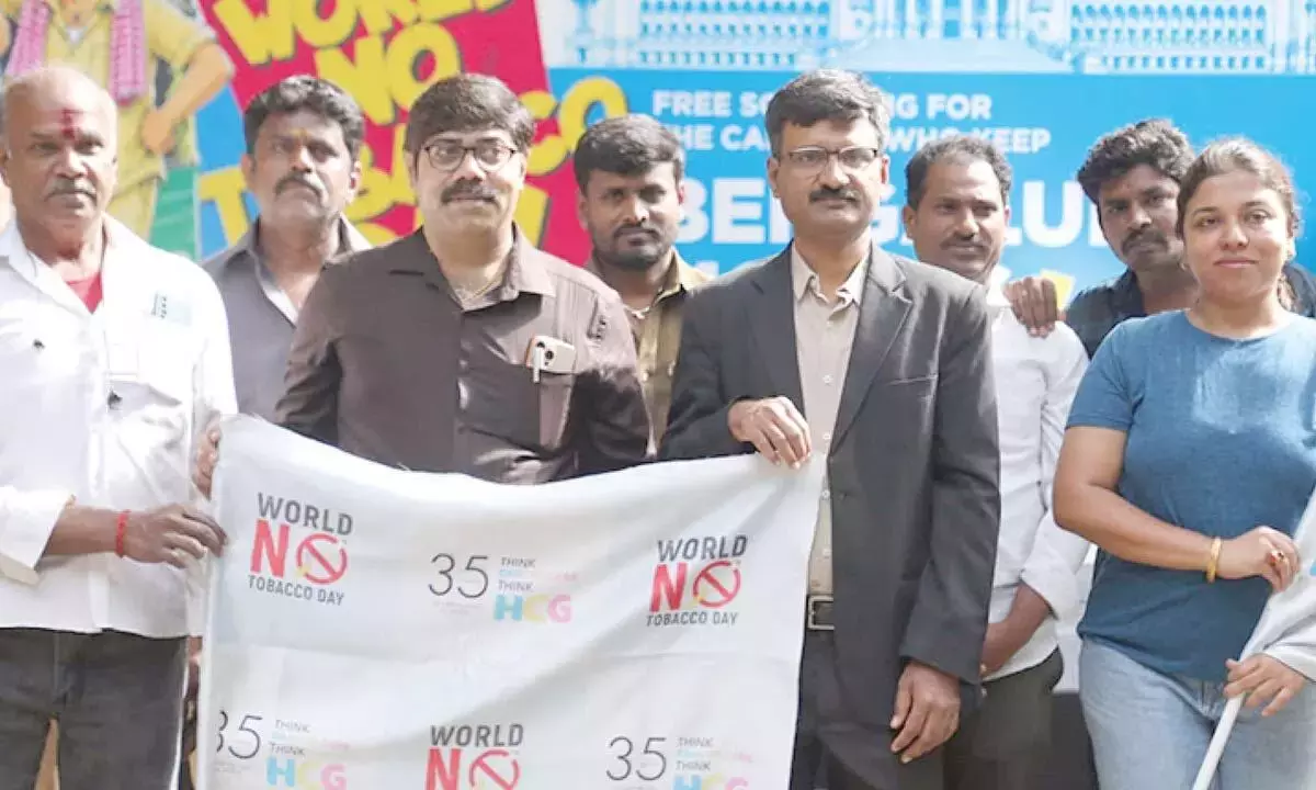 Karnataka: HCG ने ऑटो ड्राइवरों के लिए कैंसर स्क्रीनिंग कैंप लगाया Karnataka: HCG ने ऑटो ड्राइवरों के लिए कैंसर स्क्रीनिंग कैंप लगाया