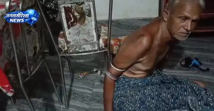 Bhubaneswar बौध की चौंकाने वाली घटना, व्यक्ति के पास अजगर लिपटा Bhubaneswar बौध की चौंकाने वाली घटना, व्यक्ति के पास अजगर लिपटा