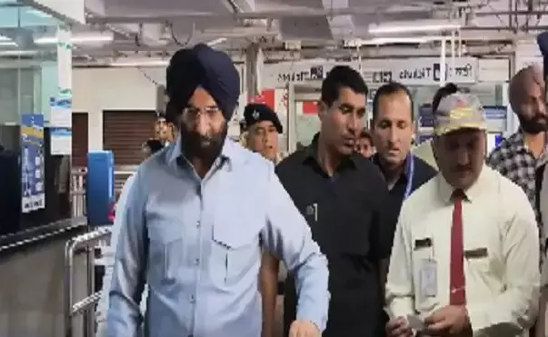 New Delhi: जिम्मेदार नागरिक बनने का प्रतीक है मेट्रो: सिरसा New Delhi: जिम्मेदार नागरिक बनने का प्रतीक है मेट्रो: सिरसा