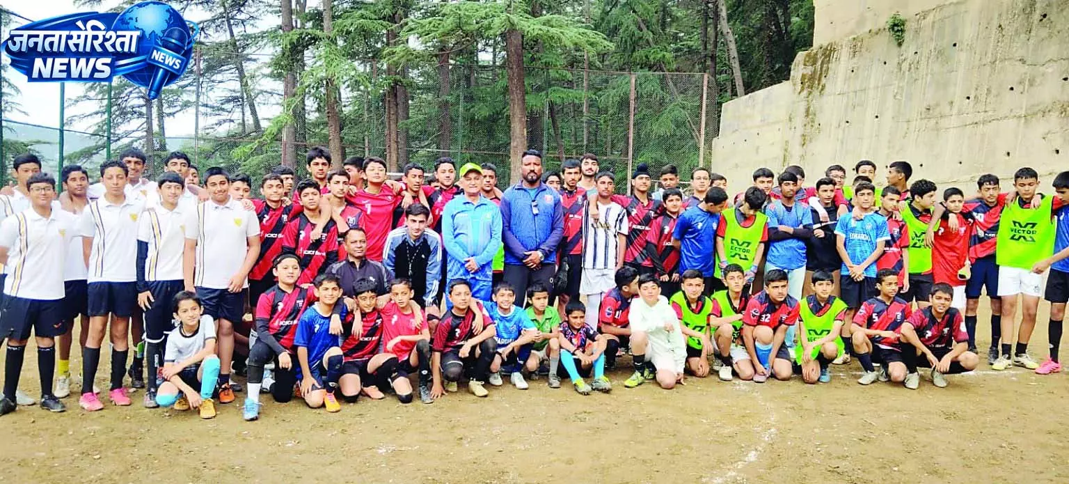 एडवड्र्स रेड टीम बनी फुटबाल की बादशाह एडवड्र्स रेड टीम बनी फुटबाल की बादशाह