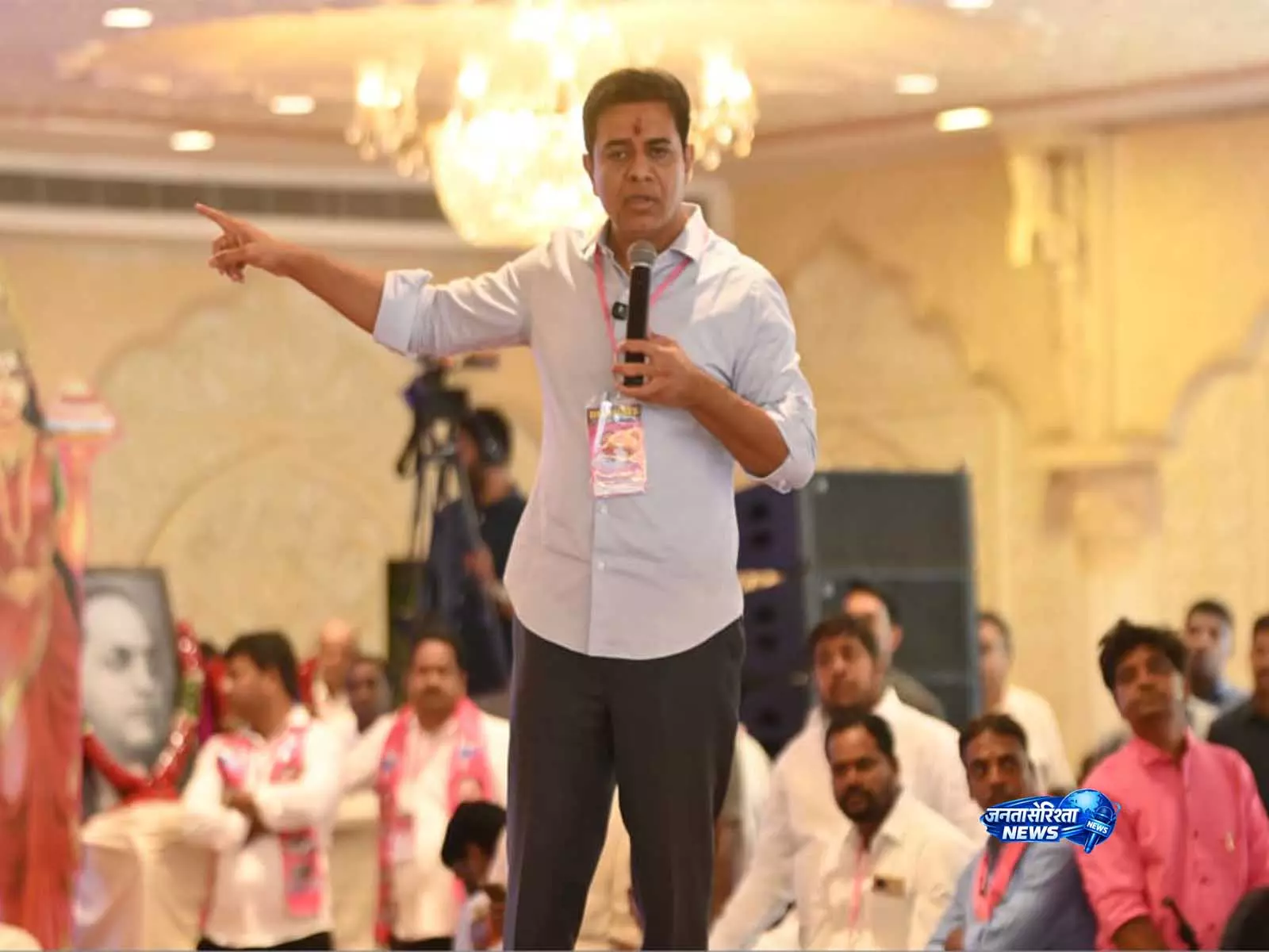 KTR ने CM रेवंत रेड्डी से अगले चुनाव में उतरने से पहले 420 वादे पूरे करने की मांग की KTR ने CM रेवंत रेड्डी से अगले चुनाव में उतरने से पहले 420 वादे पूरे करने की मांग की