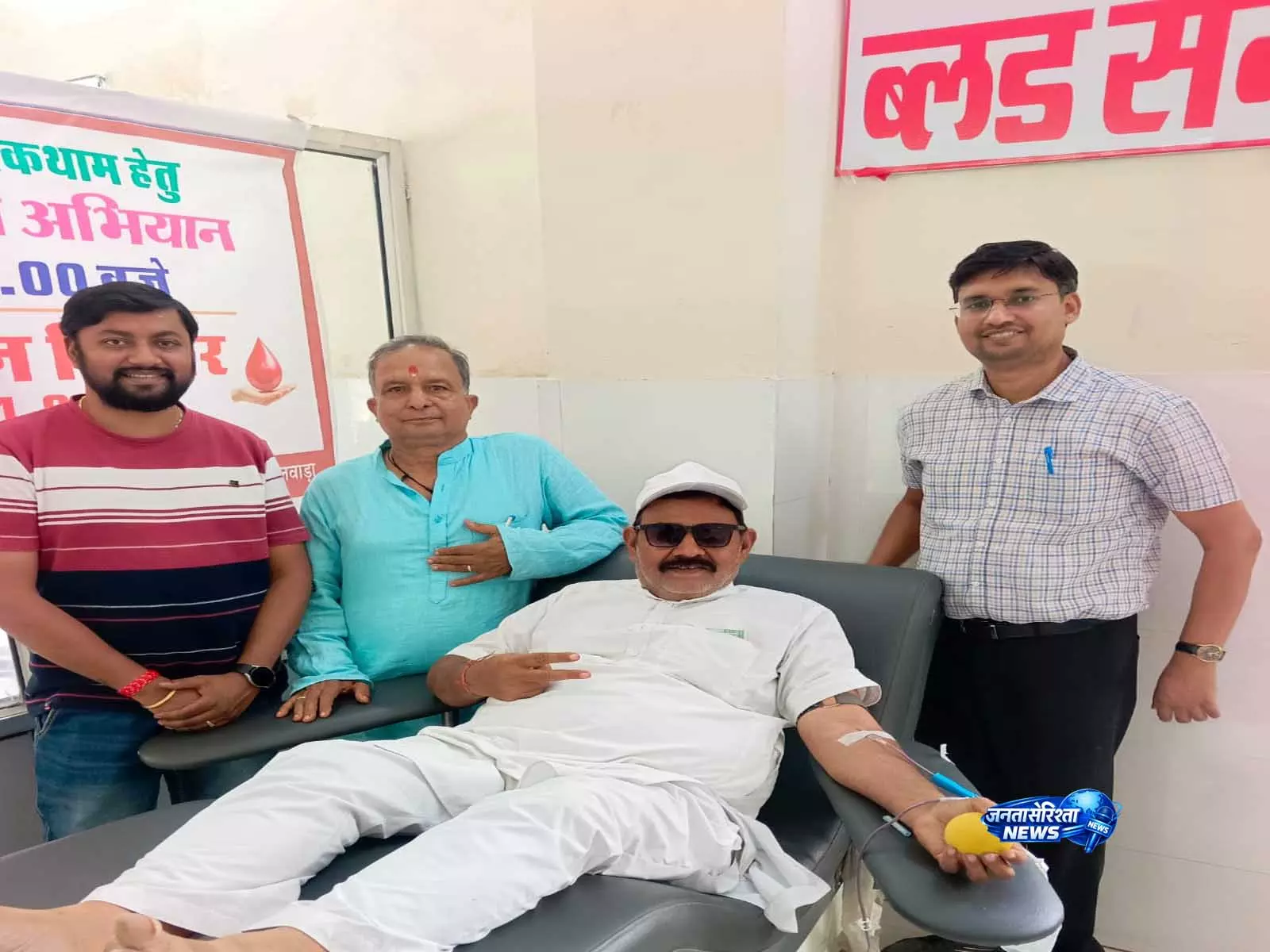 मानवता के सिपाही विक्रम दाधीच ने किया 112वां रक्तदान मानवता के सिपाही विक्रम दाधीच ने किया 112वां रक्तदान