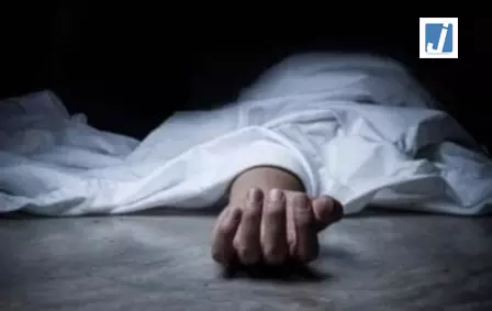 पंजाब के अमृतसर में तेजधार हथियारों से हमलाकर शिक्षक की हत्या पंजाब के अमृतसर में तेजधार हथियारों से हमलाकर शिक्षक की हत्या