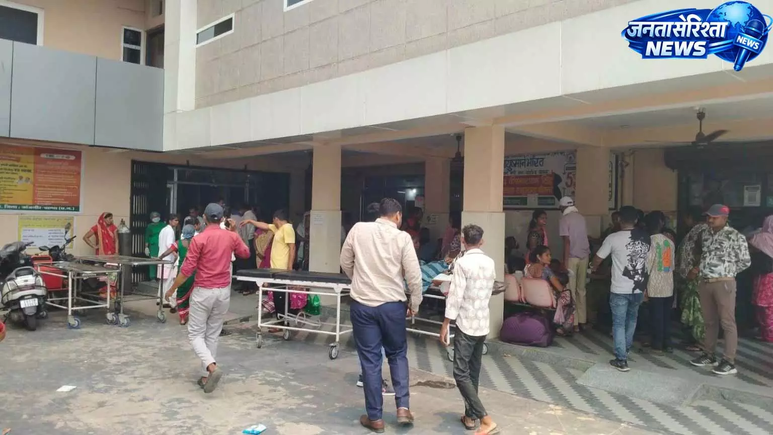 पद्मिनी मल्टीप्लेक्स में भीषण आग, स्क्रीन नंबर-1 तक फैली लपटें पद्मिनी मल्टीप्लेक्स में भीषण आग, स्क्रीन नंबर-1 तक फैली लपटें