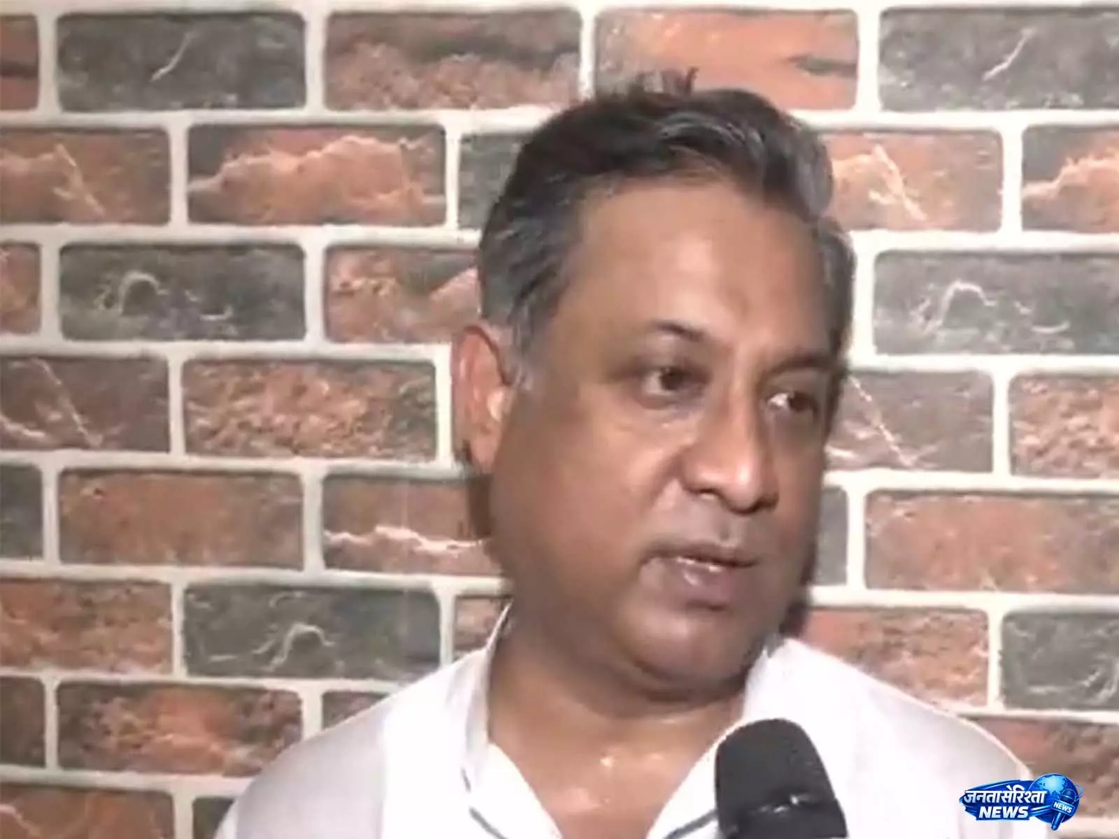 निष्कासित MLA सैंडिपन साहा का टीएमसी पर हमला, दिया तीखा बयान निष्कासित MLA सैंडिपन साहा का टीएमसी पर हमला, दिया तीखा बयान