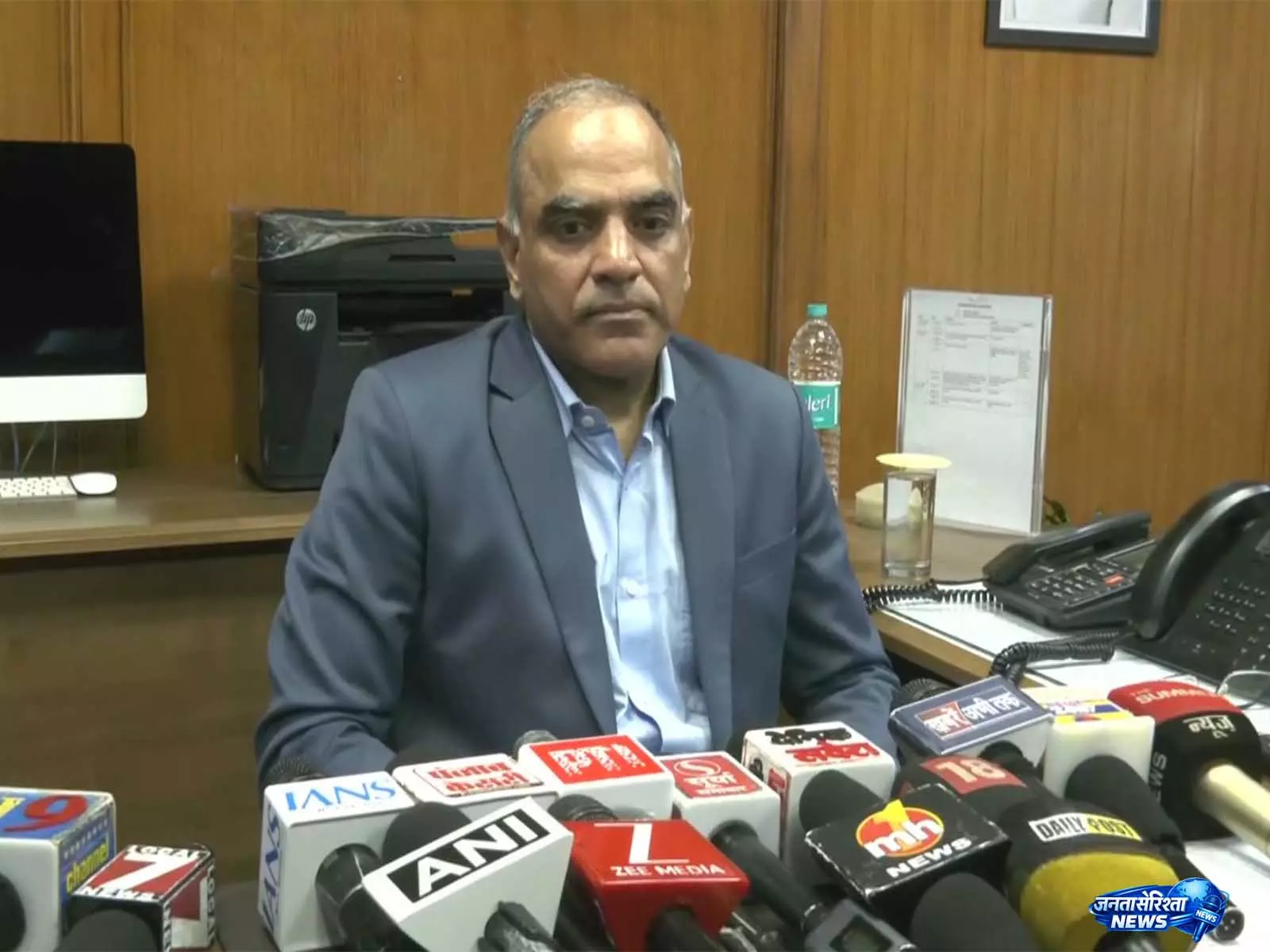 Himachal: कार्यवाहक मुख्य सचिव कमलेश पंत ने कल्याणकारी योजनाओं और मॉनसून तैयारियों पर दिया जोर Himachal: कार्यवाहक मुख्य सचिव कमलेश पंत ने कल्याणकारी योजनाओं और मॉनसून तैयारियों पर दिया जोर