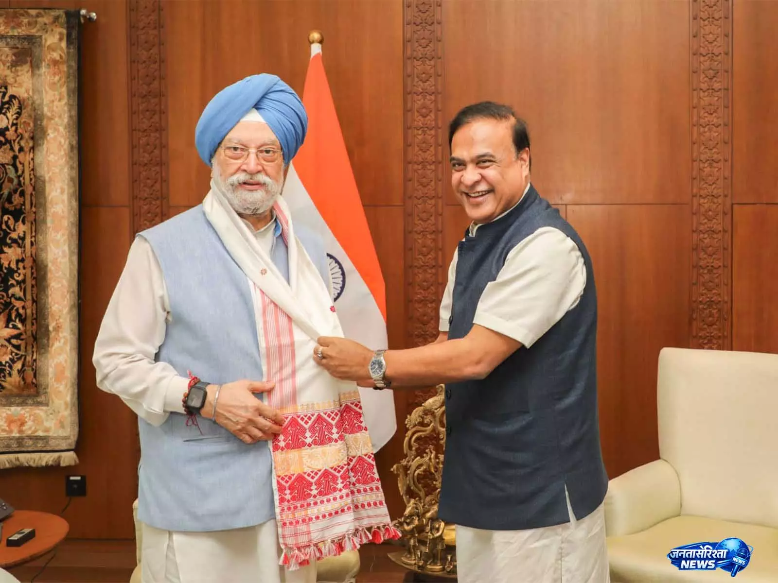 पेट्रोलियम मंत्री से CM की मुलाक़ात के बाद, भारत के ऊर्जा विकास में बड़ी भूमिका निभाने की ओर देख रहा है असम पेट्रोलियम मंत्री से CM की मुलाक़ात के बाद, भारत के ऊर्जा विकास में बड़ी भूमिका निभाने की ओर देख रहा है असम