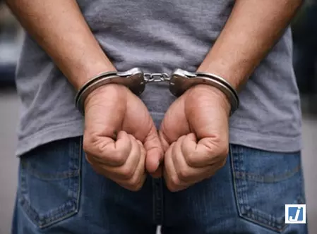 बिहार: बांका में 20,000 रुपए की रिश्वत के मामले में बिजली विभाग के एसडीओ गिरफ्तार बिहार: बांका में 20,000 रुपए की रिश्वत के मामले में बिजली विभाग के एसडीओ गिरफ्तार