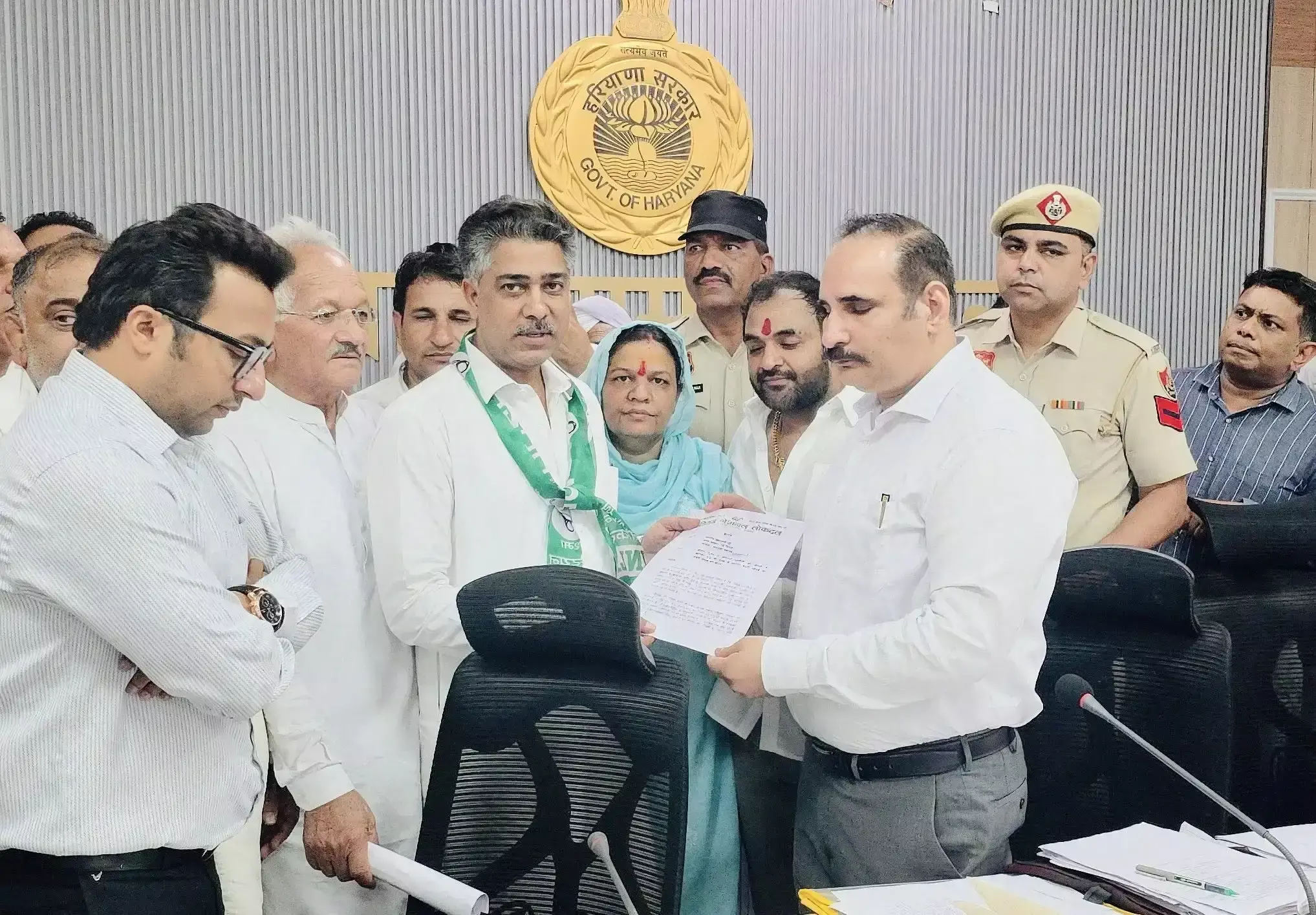Palwal: महंगाई और बेरोजगारी के मुद्दे पर इनेलो का जोरदार विरोध Palwal: महंगाई और बेरोजगारी के मुद्दे पर इनेलो का जोरदार विरोध