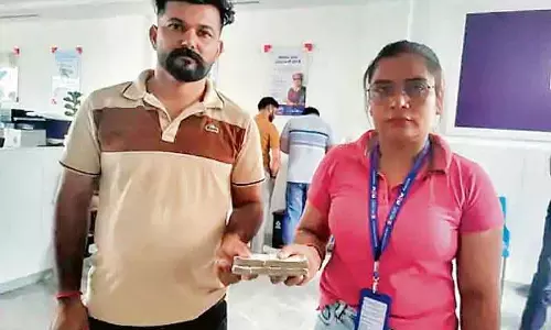 Haryana: शख्स ने लौटाए गलत जमा 1 लाख रुपये